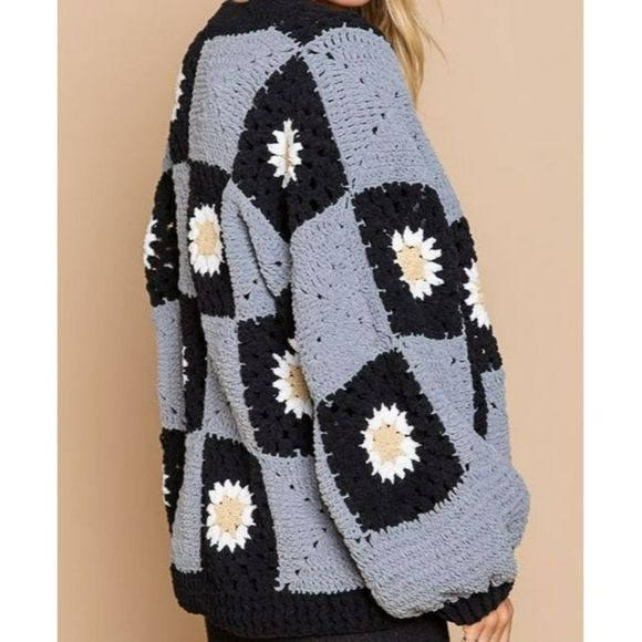 POL Lyla Daisy Patch Crochet Cardi in Black/Grey Multi SMST461 - Picture 4 of 4
